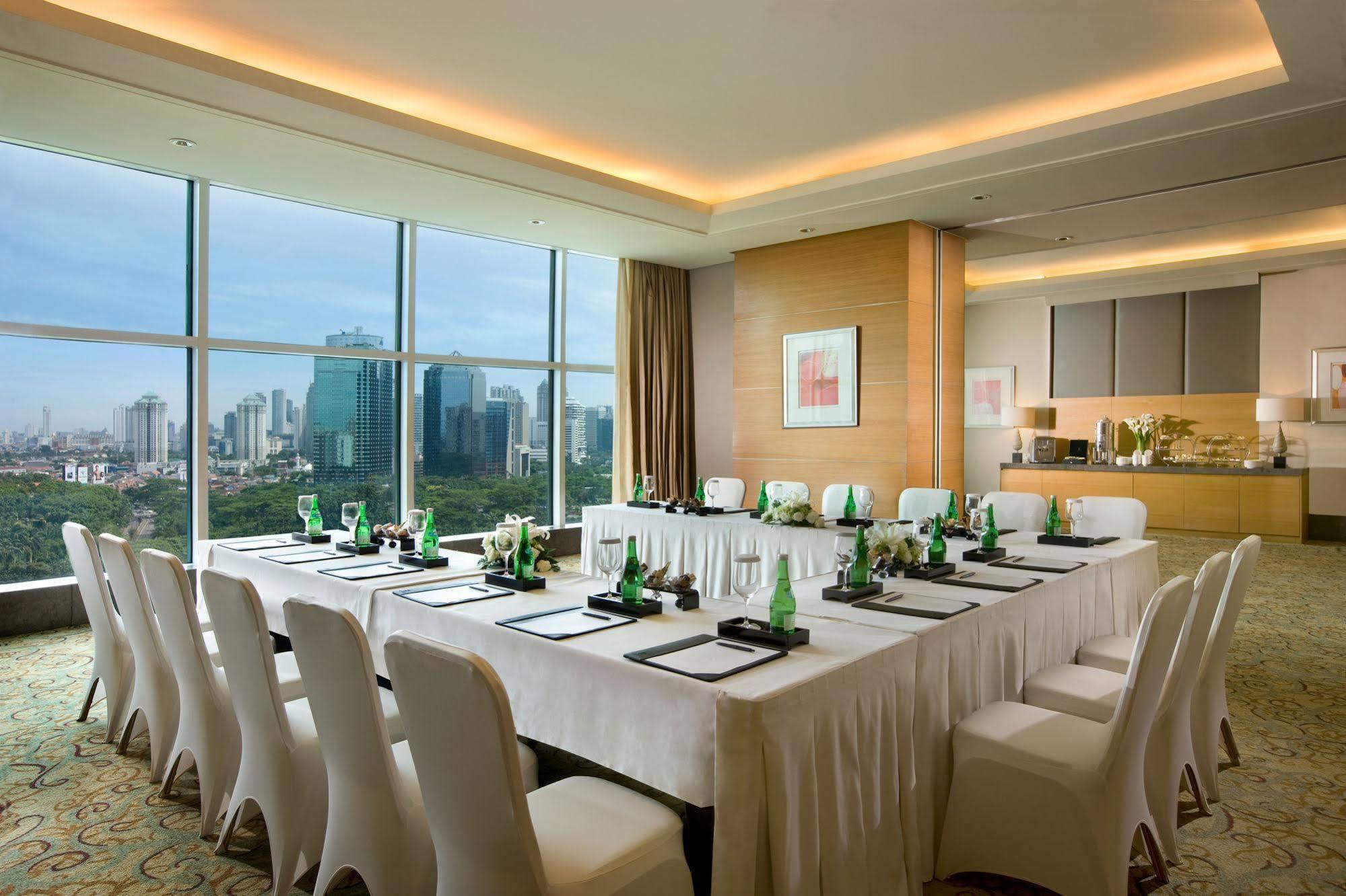 The Residences Of The Ritz-Carlton Jakarta Pacific Place Exterior foto